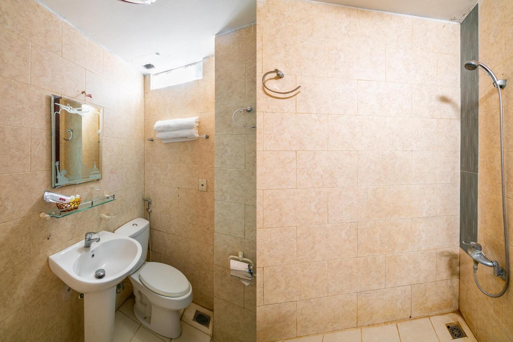 Hotel OYO 266 Golden Gate Đà Nẵng Exterior foto